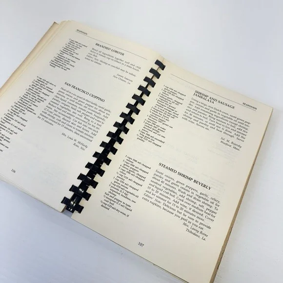 Louisiana Tiger Bait Cajun Creole Cookbook LSU 1976 Alumni 1st Ed Print Clean - Picture 7 of 11